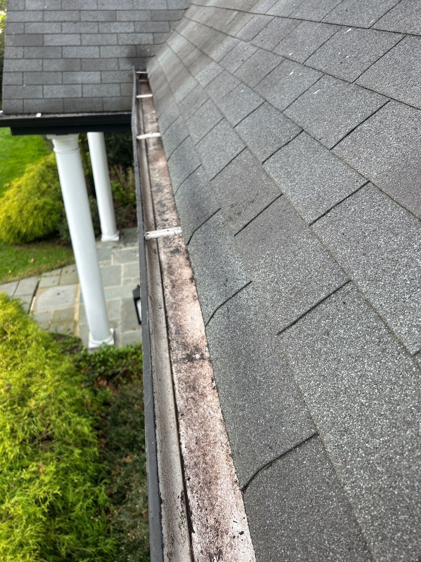 Gutter Cleaning Done Right in Holmdel NJ image