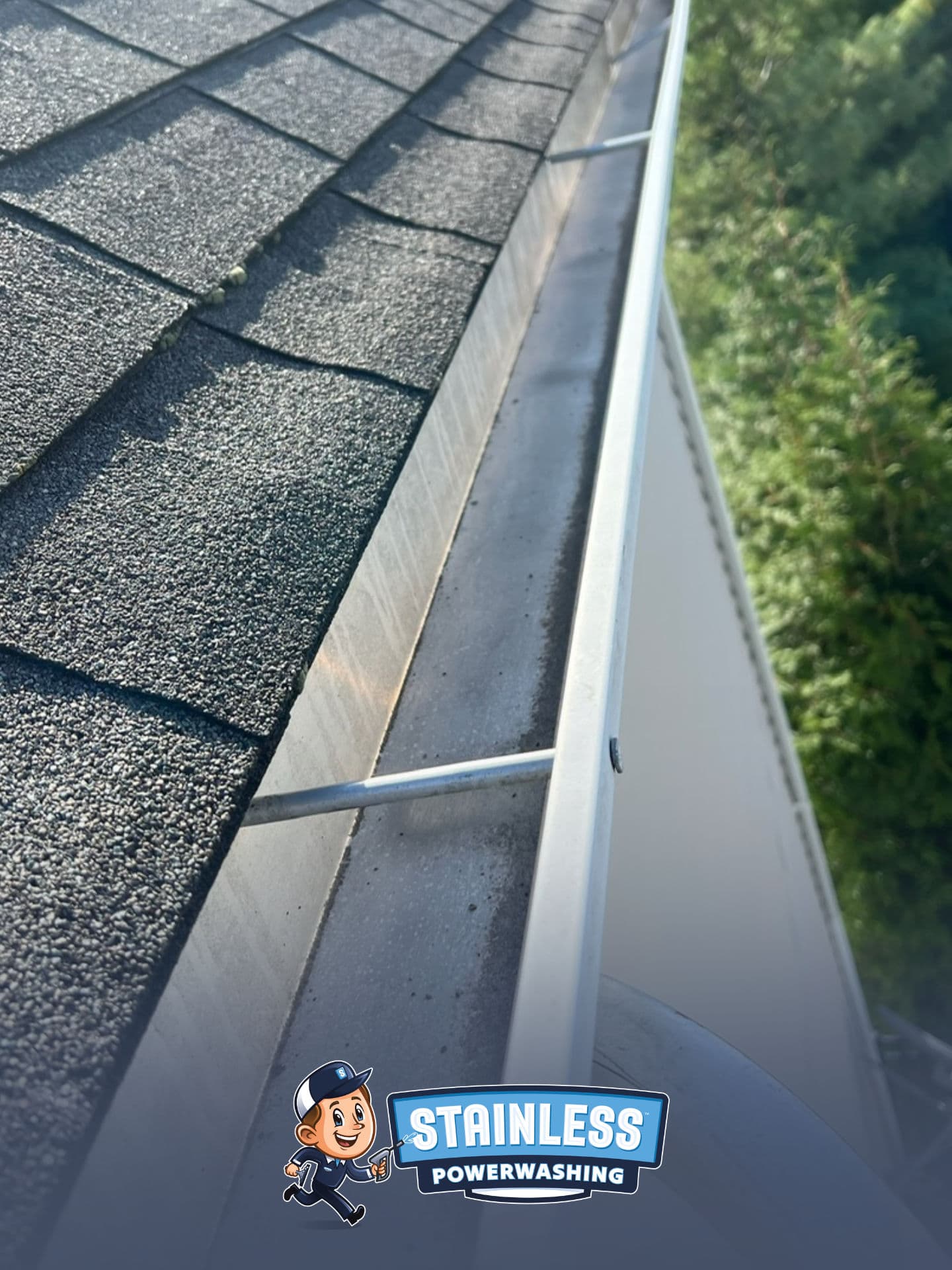 Keeping Gutters Clean in Monmouth County