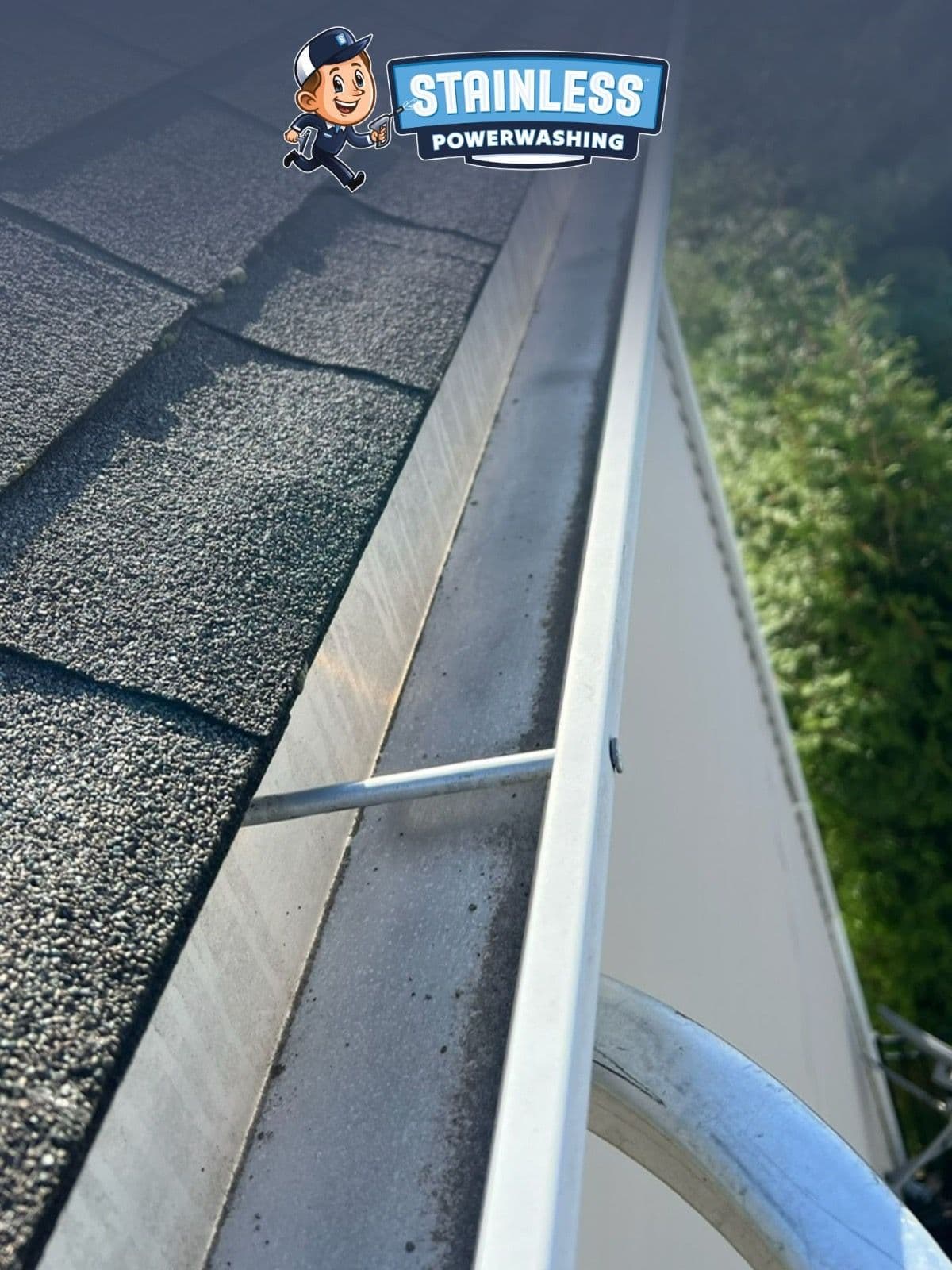 Gutter Cleaning in Colts Neck That Keeps Your Home Protected image