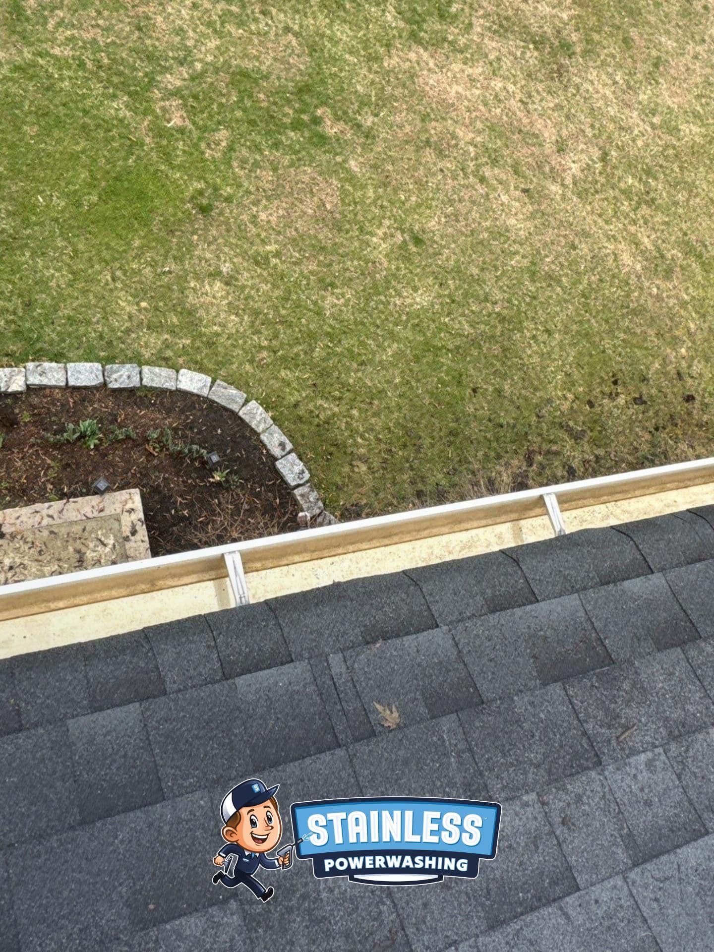 Gutter Cleaning Done Right in Marlboro NJ image