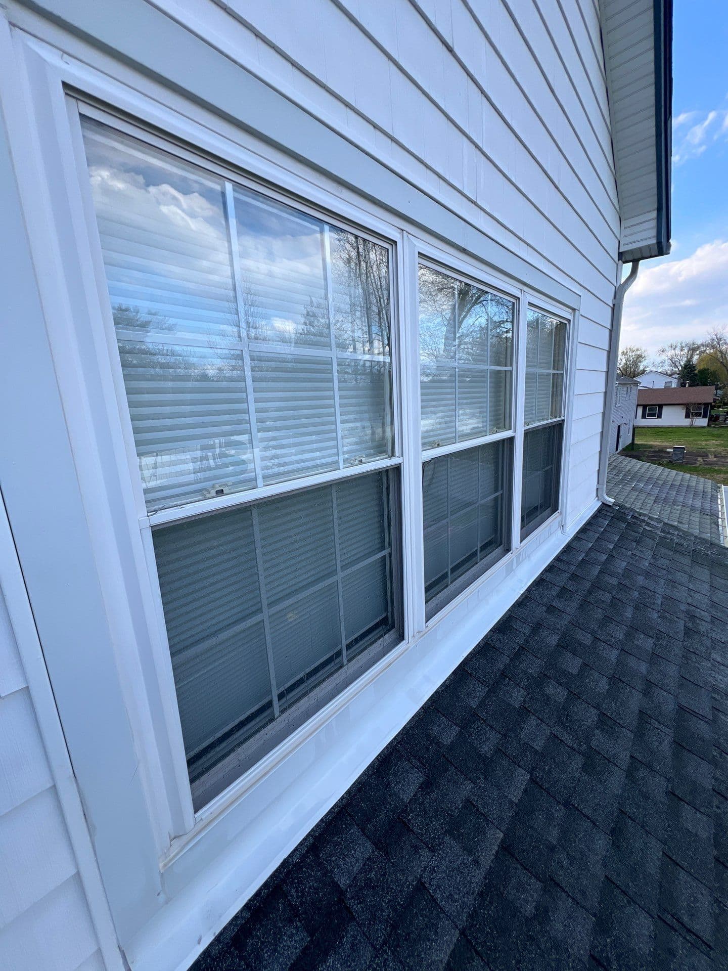 Sparkling Windows and a Clean Exterior in Manalapan NJ image